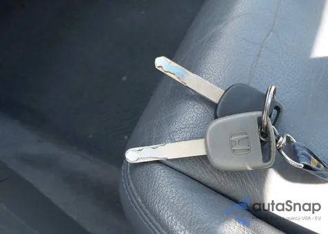 2004 Honda Accord 2.4 Ex z USA, uszkodzony, nr VIN 1HGCM56884A170300